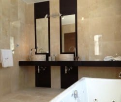 Villa Almira - Bathroom