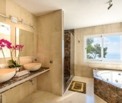 Villa Alva-Bathroom