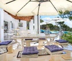 Villa Alva-Al_fresco_dining_area