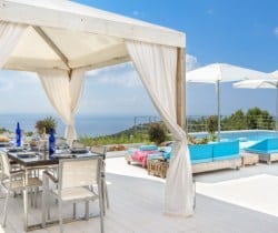 Villa Alva-Al_fresco_dining_pool_area