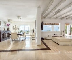 Villa Alva-Dining_area