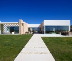 Villa Eclipse: Outside view