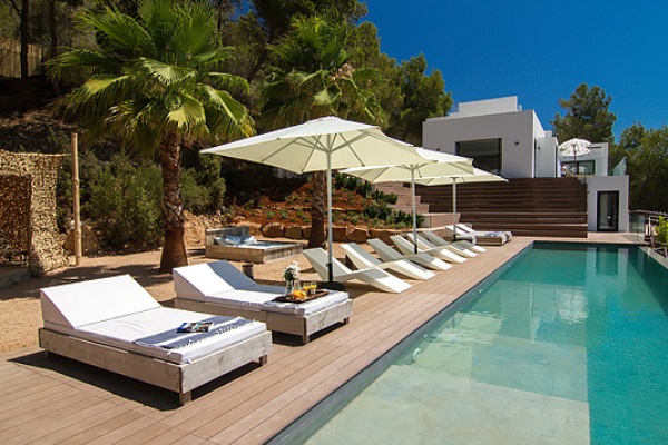 Villa Gaia-Swimming_pool