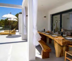 Villa Gaia-Al_fresco_dining_area