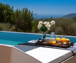 Villa Gaia-Swimming_pool