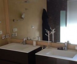 Villa Naoura: Bathroom