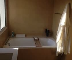 Villa Naoura: Bathroom