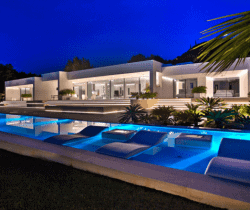 Villa Violeta-Exterior by night