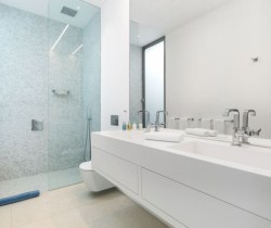 Villa-Canavial-Bathroom