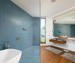 Villa-Piedade-Bathroom