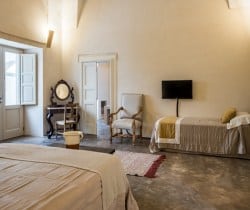 Villa Giardino-Bedroom
