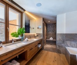 Chalet-Ame-Bathroom