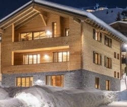 Chalet-Noah-Exteriors-by-night