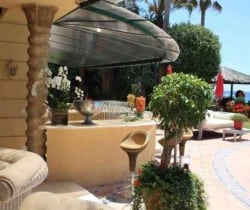 Villa Moonstone: Outdoor bar