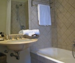 Torre Saracena: Bathroom