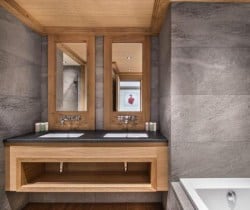 Chalet Morgana-Bathroom