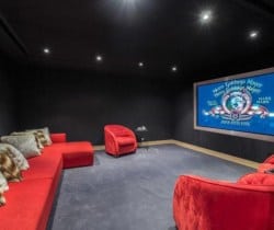 Chalet Morgana-Cinema room