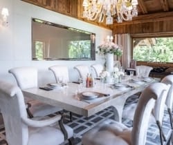 Chalet-Mystique-Dining-room