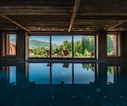 Chalet-Mystique-Swimming-pool