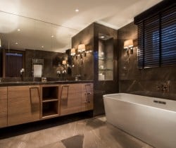 Chalet Artus-Bathroom