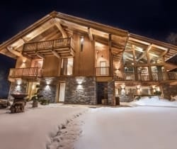 Chalet-Renarde-Exterior-by-night