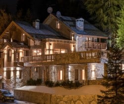 Chalet-Rhodos-Exterior-by-night