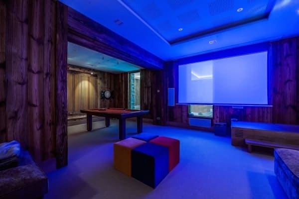 Chalet Tristan-Cinema room