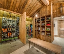 Chalet Tristan-Ski room