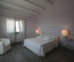 Villa Plumbago - Double Bedroom
