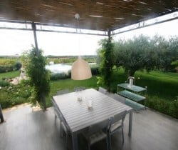 Villa Plumbago - Al fresco dining area