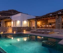 Villa Asteria-Exterior by night