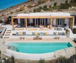 Villa-Calantha-Swimming-pool