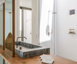 Villa-Infinity-Bathroom