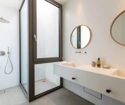 Villa-Infinity-Bathroom