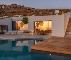 Villa-Infinity-Swimming-pool-by-night