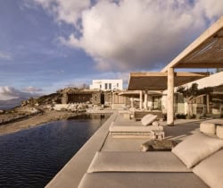 Villa-Isimeria-Swimming-pool