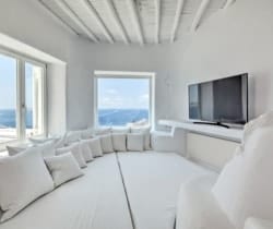 Villa Sapphira-Tv room