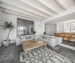 Villa-Tori-Living-room