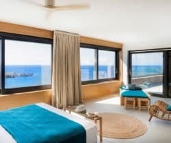 Villa-Waterfall-Master-bedroom