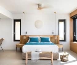 Villa-Waterfall-Master-bedroom