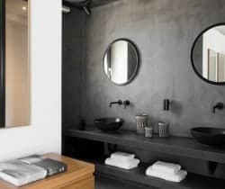 Villa-Waterfall-Bathroom