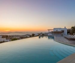 Villa Zinnia-Exterior by night