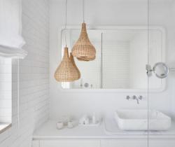 Villa-Red-Chalet-Bathroom