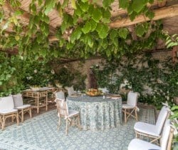 Villa Regina-Al fresco dining area