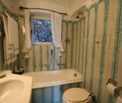 Villa Regina- Bathroom
