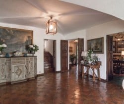 Villa Regina-Entrance Hall