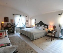Villa Regina-Master bedroom