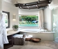 Villa Bithia: Bathroom