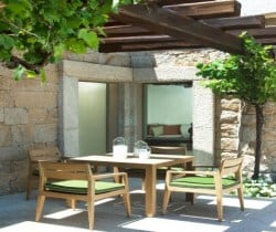 Villa Bithia: Al fresco dining area