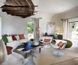 Villa Bithia: Living room